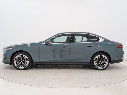 New 2026 BMW 530i w/ Premium Package RWD image 2