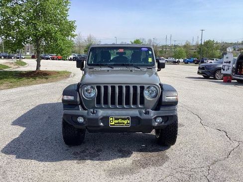 Used 2019 Jeep Wrangler Sport AWD/4WD image 2