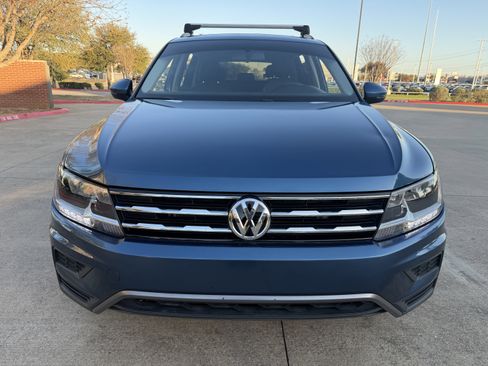Used 2018 Volkswagen Tiguan S image 2