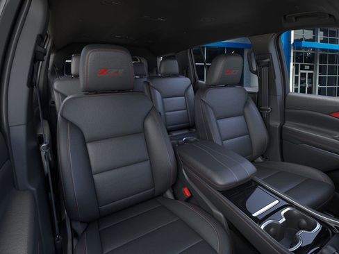 New 2026 Chevrolet Traverse Z71 w/ Driver Confidence Package image 16