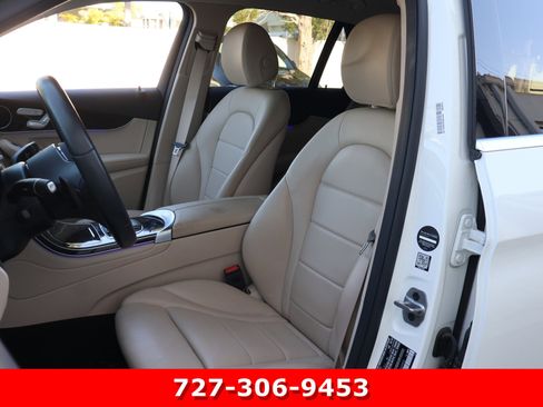 Certified 2022 Mercedes-Benz GLC 300 4MATIC image 2