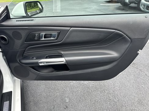 Used 2025 Ford Mustang Premium RWD image 5