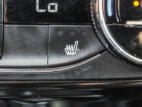 Used 2021 Buick Encore GX Essence w/ Experience Buick Package image 27