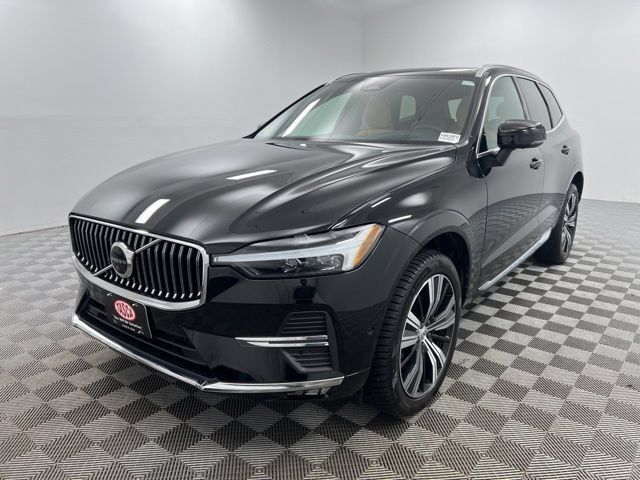 Used 2023 Volvo XC60 B5 Ultimate w/ Climate Package AWD/4WD image 2