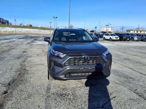 Used 2025 Toyota RAV4 XLE image 3