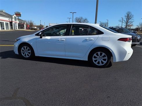 Certified 2025 Toyota Corolla LE image 4