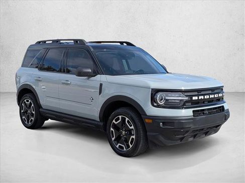 Used 2022 Ford Bronco Sport Outer Banks w/ Tech Package AWD/4WD image 3