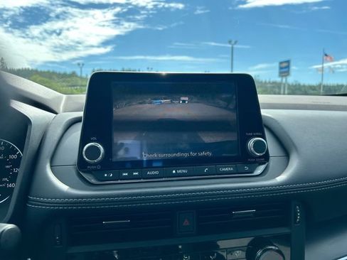 Used 2021 Nissan Rogue S FWD image 14