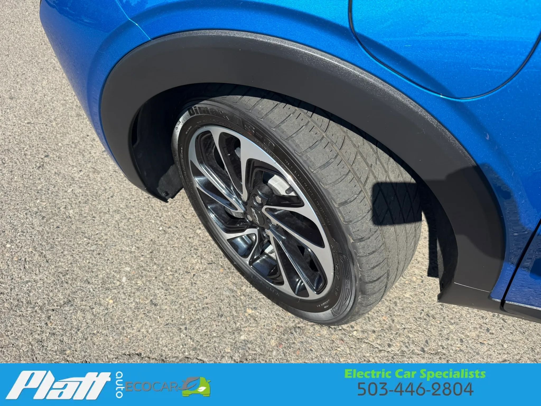 Used 2022 Chevrolet Bolt EUV Premier w/ Sun & Sound Package FWD image 16