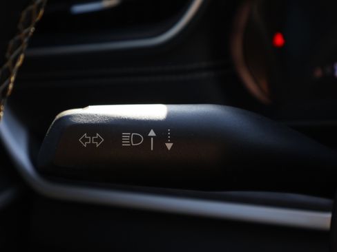 Used 2021 Jeep Grand Cherokee L Limited w/ Luxury Tech Group II image 38