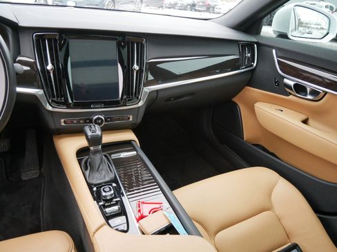 Used 2018 Volvo S90 T6 Momentum w/ Convenience Package image 13