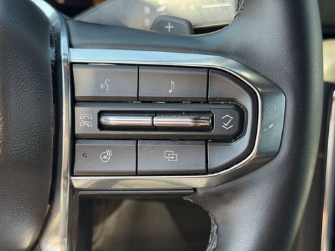 Used 2025 GMC Yukon Denali AWD/4WD image 23