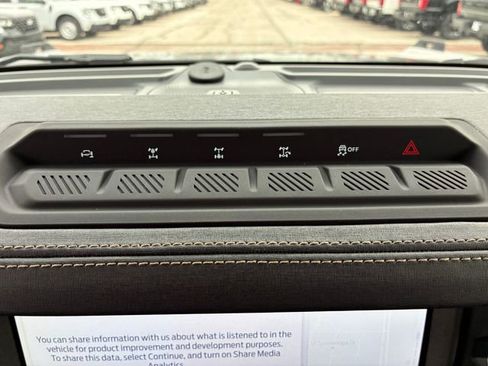 New 2025 Ford Bronco Badlands image 27