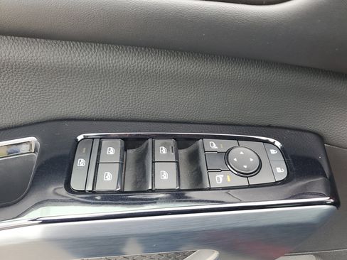 Used 2024 Nissan Pathfinder SL image 28