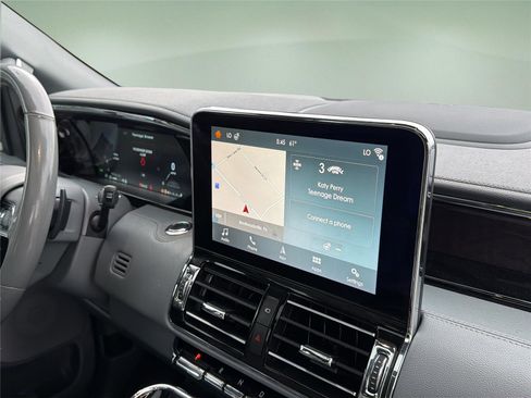 Used 2019 Lincoln Navigator Reserve AWD/4WD image 14