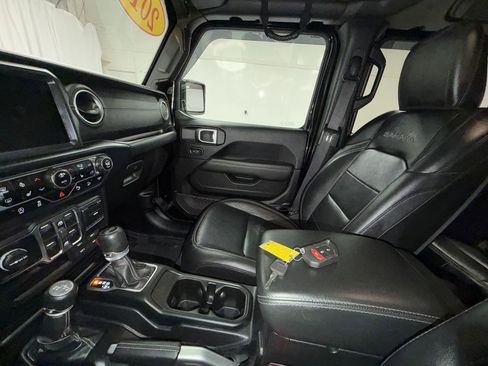 Used 2019 Jeep Wrangler Unlimited Sahara w/ Dual Top Group image 21