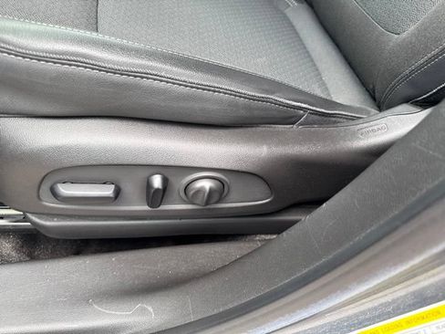 Used 2021 Buick Encore GX Select w/ Sport Touring Package FWD image 12