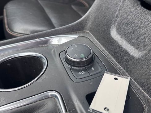 Used 2021 Chevrolet Traverse Premier AWD/4WD image 18