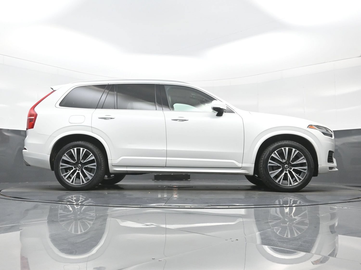 Used 2020 Volvo XC90 T6 Momentum w/ Protection Package Premier AWD/4WD image 32