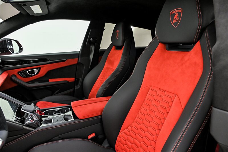 Used 2021 Lamborghini Urus AWD/4WD image 18