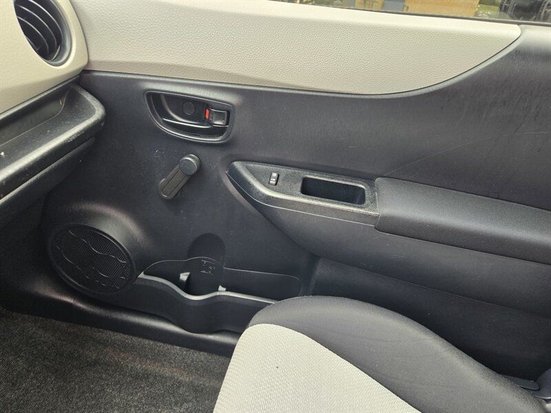 Used 2013 Toyota Yaris L FWD image 19