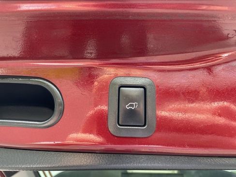 Used 2015 Toyota Highlander XLE image 12