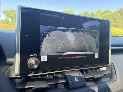 Certified 2024 Toyota RAV4 XLE w/ Convenience Package FWD image 7