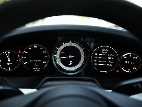 Used 2024 Porsche 911 Carrera T image 27