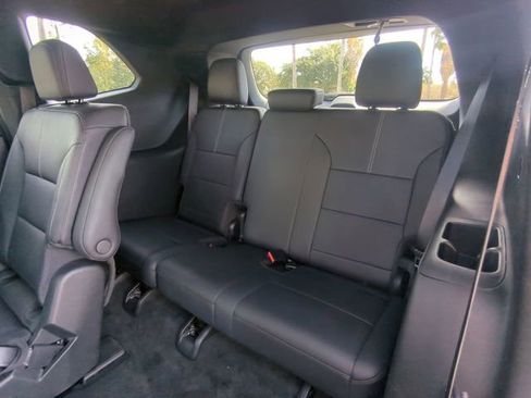 Used 2024 GMC Acadia Elevation image 16