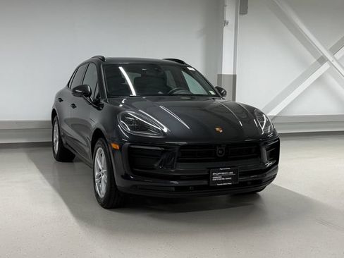 Certified 2026 Porsche Macan AWD/4WD image 7
