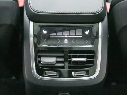 Used 2023 Volvo XC90 T8 Ultimate w/ Lounge Package AWD/4WD image 29
