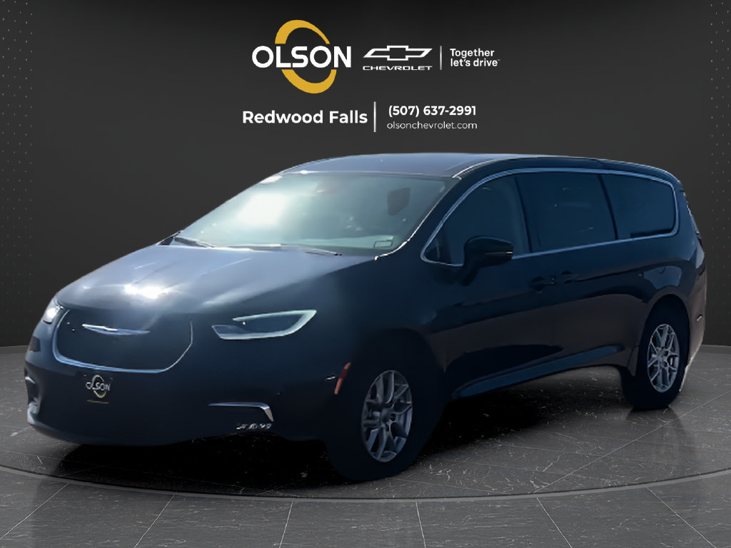 Used 2024 Chrysler Pacifica Touring-L FWD image 1