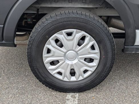 Used 2023 Ford Transit 350 XLT image 30