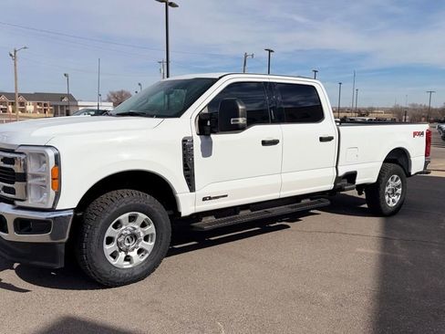 Used 2023 Ford F250 XLT w/ FX4 Off-Road Package AWD/4WD image 12