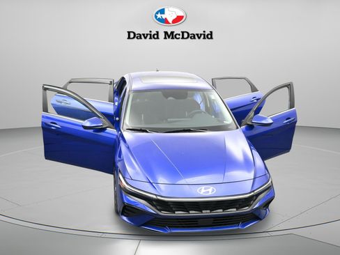 Used 2024 Hyundai Elantra SEL w/ Convenience Package image 27