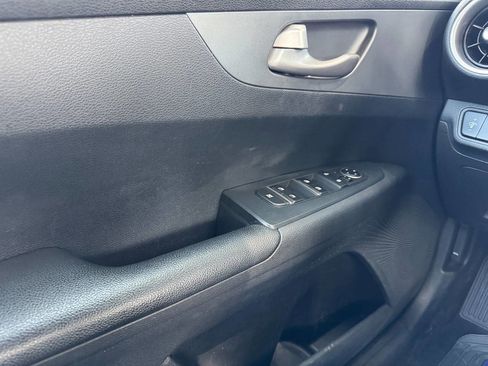 Used 2021 Kia Forte LXS FWD image 18
