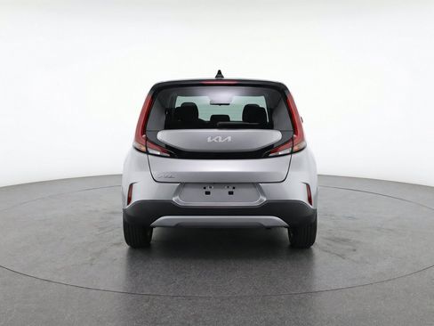 Used 2025 Kia Soul LX w/ LX Technology Package FWD image 7