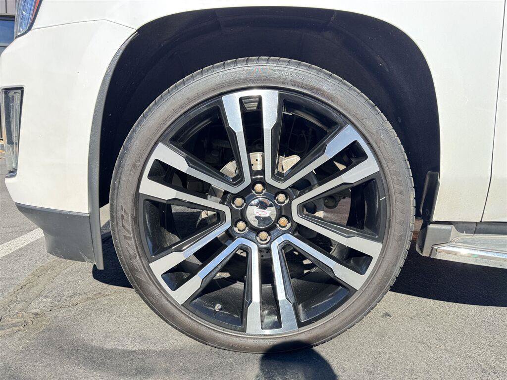 Used 2016 Cadillac Escalade Luxury AWD/4WD image 9