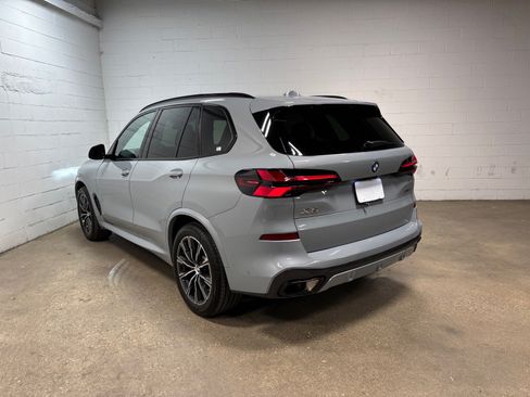 Used 2025 BMW X5 xDrive40i w/ M Sport Package AWD/4WD image 9