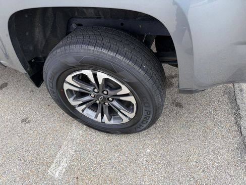 Used 2022 Chevrolet Colorado Z71 image 12