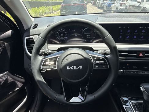 Certified 2026 Kia Seltos EX w/ EX Sunroof Package FWD image 19
