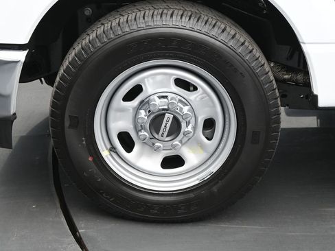 New 2026 Ford F350 XL w/ XL Chrome Package RWD image 33