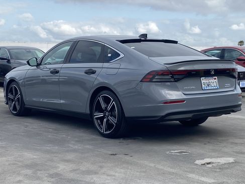 Used 2025 Honda Accord Sport image 4