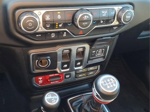 Used 2018 Jeep Wrangler Rubicon image 17