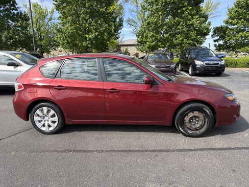 Used 2011 Subaru Impreza 2.5i AWD/4WD image 8