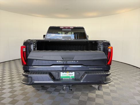 Used 2024 GMC Sierra 2500 Denali Ultimate AWD/4WD image 14