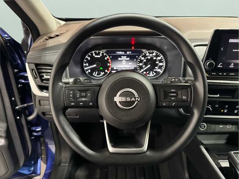 Used 2023 Nissan Rogue S image 13