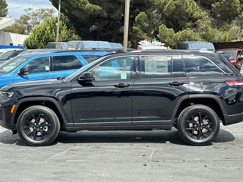 New 2026 Jeep Grand Cherokee 4WD image 7