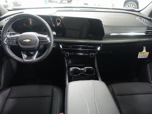 New 2026 Chevrolet Traverse LT w/ Driver Confidence Package image 2