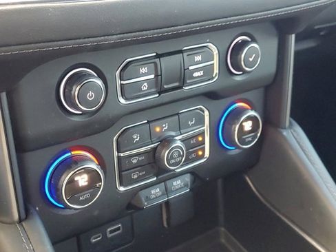 Used 2022 Chevrolet Suburban LS image 29